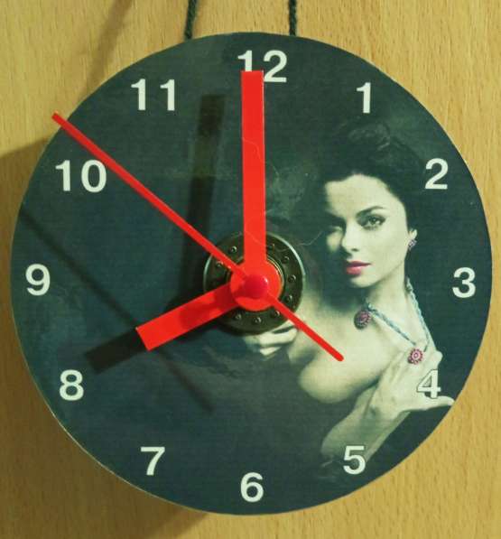 Изготовление сувенирных часов на заказ в Москве фото 3