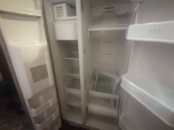 Холодильник двух камерный в Владивостоке