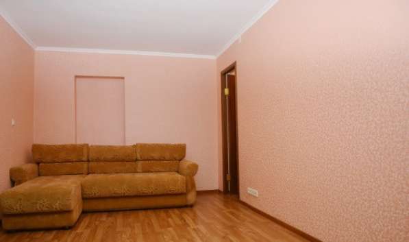 Сдам двухкомнатную квартиру в Домодедове. Жилая площадь 50 кв.м. Этаж 4. Есть балкон.