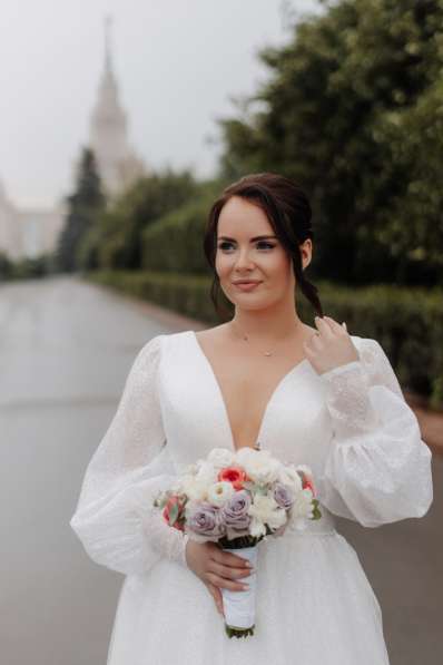 Продам свадебное платье со шлейфом в Москве фото 3