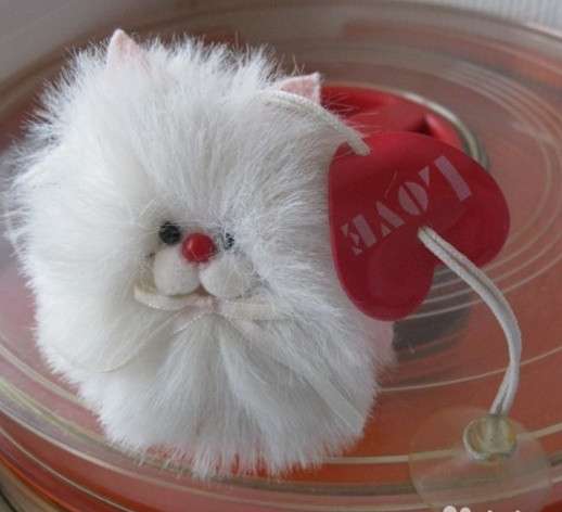 Мягкая игрушка кошка белая на присоске