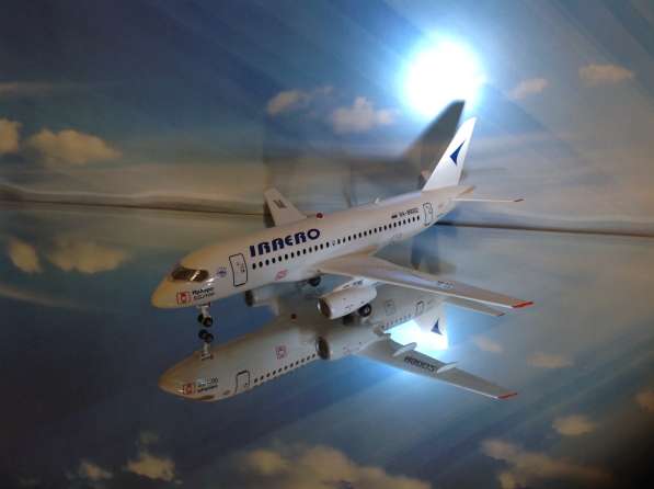 Модель самолета Суперджет-100.1/144 в Иркутске фото 4