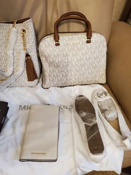 Женские бредовые вещи в Москве