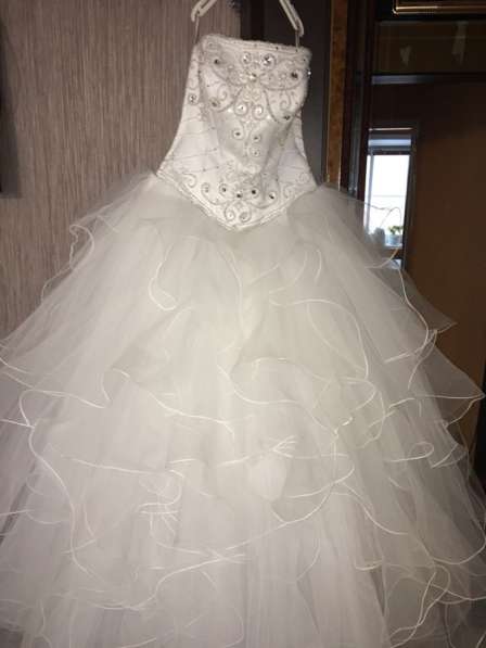 Продам свадебное платье в Ачинске