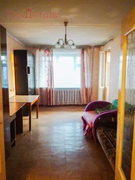 Продам однокомнатную квартиру в Вологда.Жилая площадь 44 кв.м.Дом кирпичный.Есть Балкон.