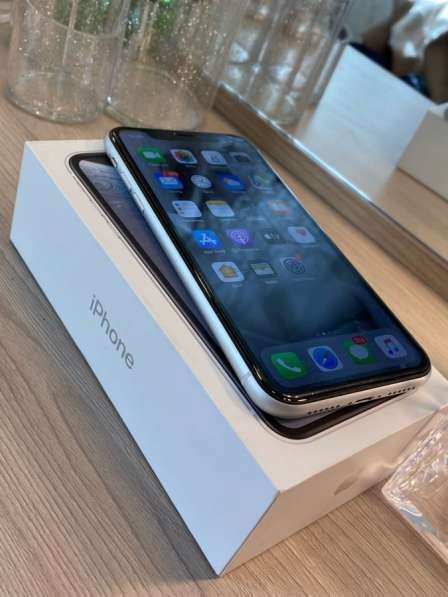 IPhone XR 128 Гб в Москве