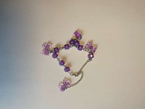 Браслетики красный и фиолетовый