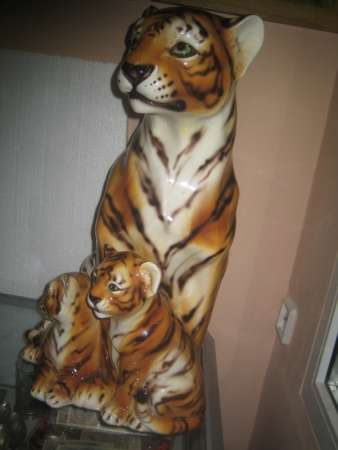 Фарфоровую статуэтку-Тигрица с тигрятами-,Каподемонте,Н-60см в Москве фото 4