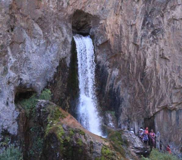 Священный водопад Абшир-Ата для паломничества в 