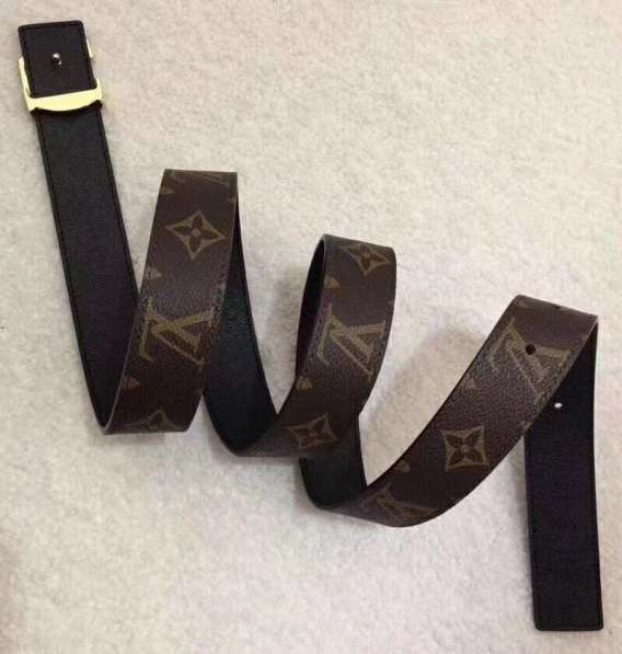 Louis Vuitton ремень initiales двухсторонний в Москве фото 7