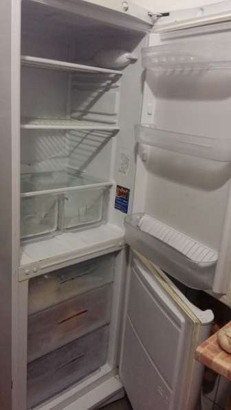 Холодильник Indezit в хорошем состоянии в Феодосии фото 3