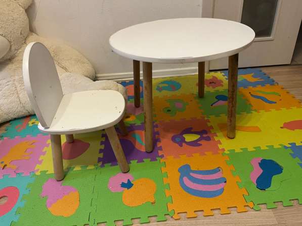 Детский столик со стульчиком