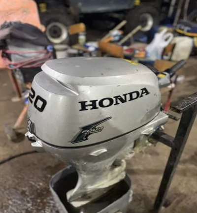 Лодочный мотор Honda bf20 в фото 3