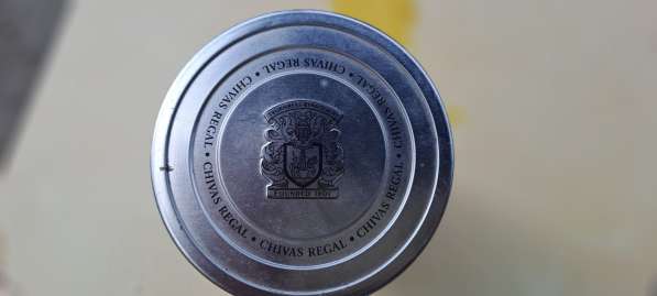 Коробка жестяная из под Виски Chivas Regal в Москве
