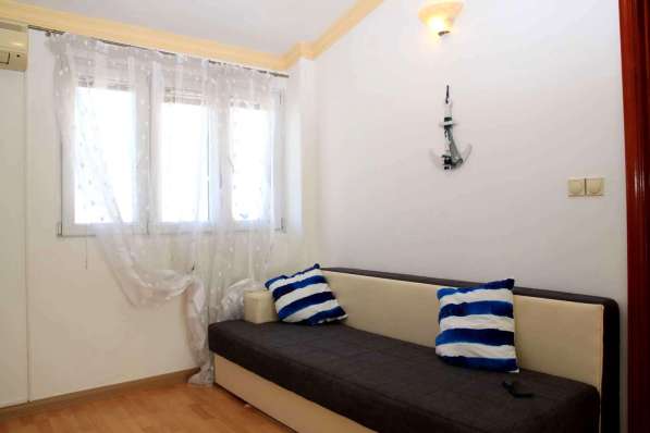 Панорамная квартира с 2 спальнями у моря в Бар Черногория в фото 11