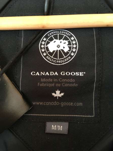 Куртка пуховик парка новая женская Canada Goose 46 М черная в Москве фото 15