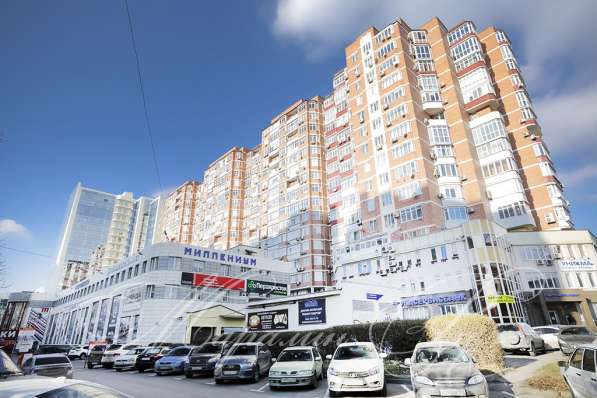 Продам многомнатную квартиру в Ростов-на-Дону.Жилая площадь 181 кв.м.Этаж 9.Дом кирпичный.