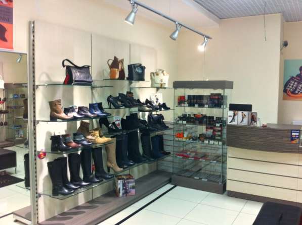 Магазин обуви известных европейских брендов в ТЦ в Москве фото 5