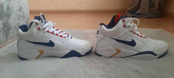 Кроссовки Nike новые