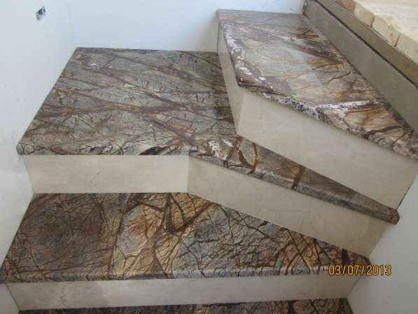 Лестницы из натурального камня мрамора и гранита в Рязани фото 5