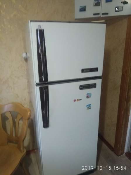 Продам старый хороший холодильник