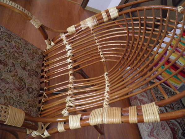 Роскошное плетёное кресло-качалка в отличном состоянии в Анапе фото 3