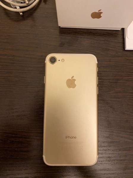 IPhone 7 Gold 32 Gb в Москве