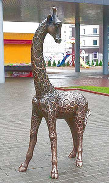Жираф скульптурный из металла