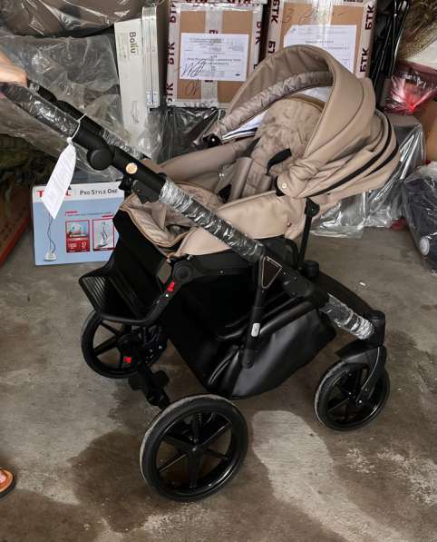 Детская коляска в Вольске