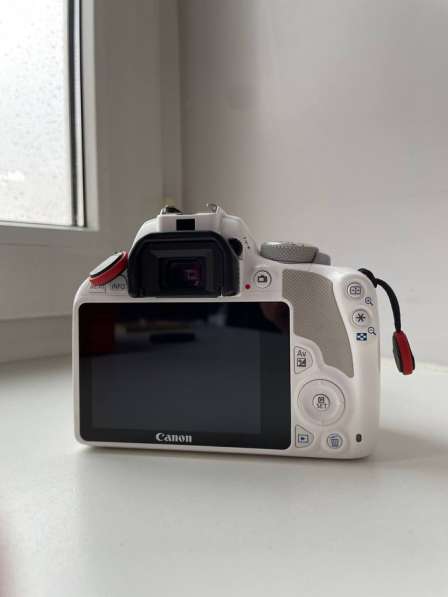 Canon EOS 100D в Санкт-Петербурге фото 3