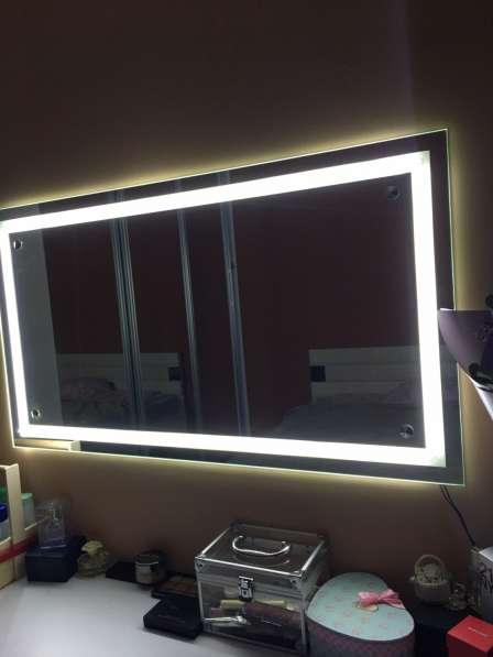 Зеркало на заказ любых размеров с подсветкой и без в фото 3