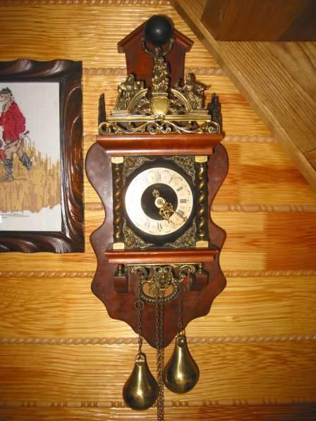 Старинные настенные голландские часы с боем в 