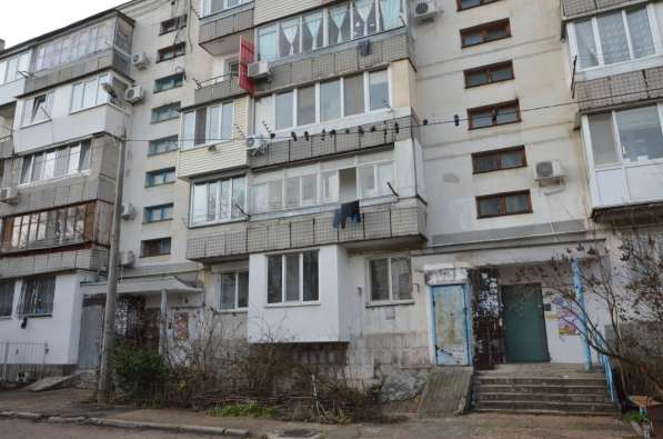 2-х комнатная 62 м2 возле парка Победы в Севастополе фото 3