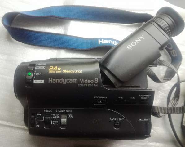 Видеокамера Sony CCD-TR565E