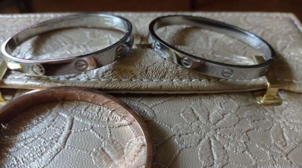 Женские браслеты из стали. Копия Cartier Love в фото 4