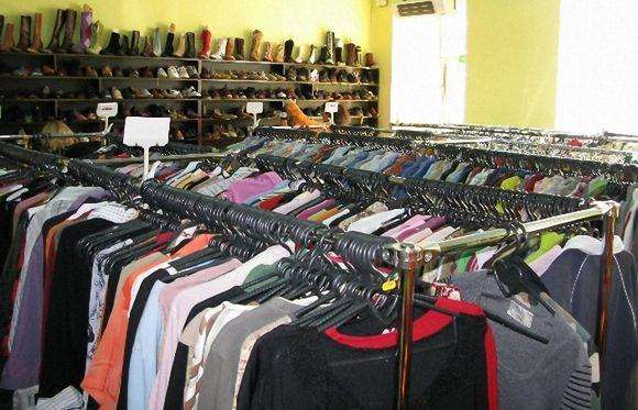 Магазин одежды и обуви по низким ценам в ТЦ