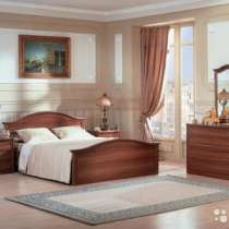 Мебель для спальни -кровать + 2 тумбочки, в Зеленограде