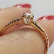 Золотое кольцо с бриллиантом, в Саках