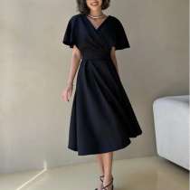 Платье нарядное новое, в Шарыпове