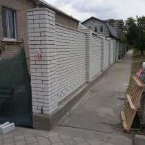 Кладка кирпича. Каменщик, в г.Мариуполь