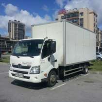 грузовой автомобиль Тойота Хино 300, в Санкт-Петербурге