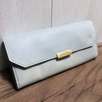 Кошелек женский. Множество отсеков внутри, в Новосибирске