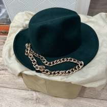 Шляпа изумрудная, в Красноярске