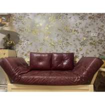 Кушетка раскладная с матрацом из натуральной кожи, в Реутове