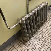 Отдам чугунную батарею на лом, 10 секций, в Гатчине