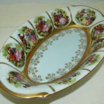 Блюдо фарфоровое с галантными сценами (X319), в Москве