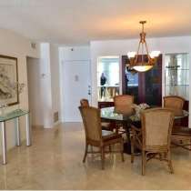 Квартира в Серфсайде на Коллинс-Авеню, в г.Майами