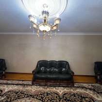 Кожаный диван и 2 кресла, в Москве