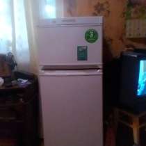 Продам холодильник Саратов с документами гарантия ещё 2 года, в Воронеже
