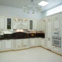 Кухонный гарнитур Монтичели крашенные фасады с патиной золот, в Новосибирске